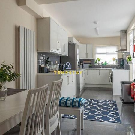 5 Bed/4 Bath At Wembley Stadium & Free Parking Londres Exterior foto